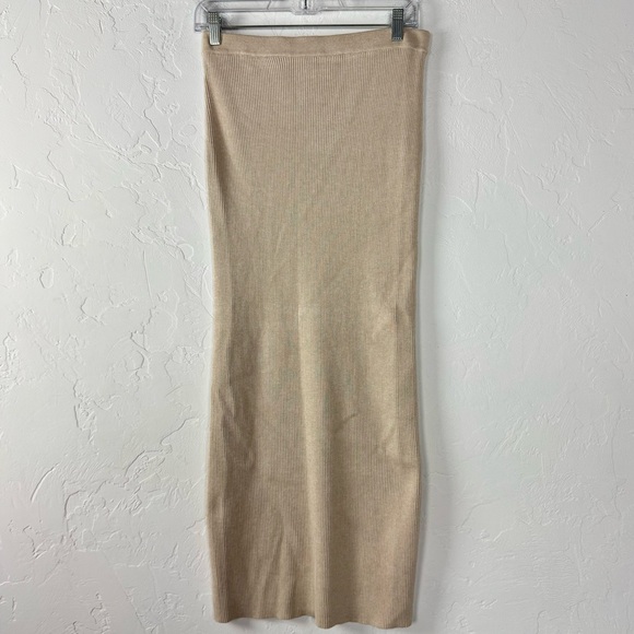 Olive & Oak Dresses & Skirts - Olive + Oak Skirt Fitted Ribbed Solid Tan Beige Cream Maxi Pull On Knit Rayon